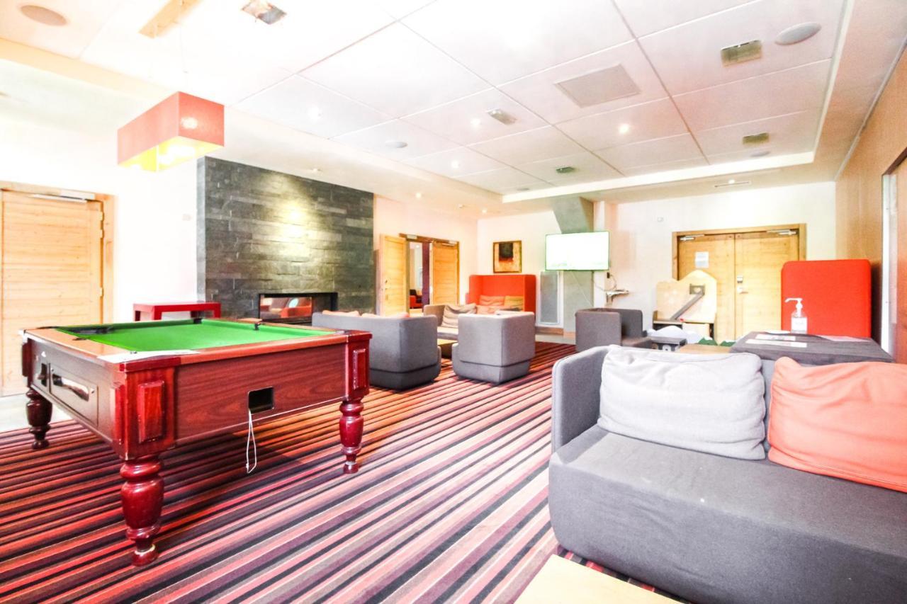 פליין South Facing 2-Bed Apartment With Fireplace, Terrasses Deos מראה חיצוני תמונה