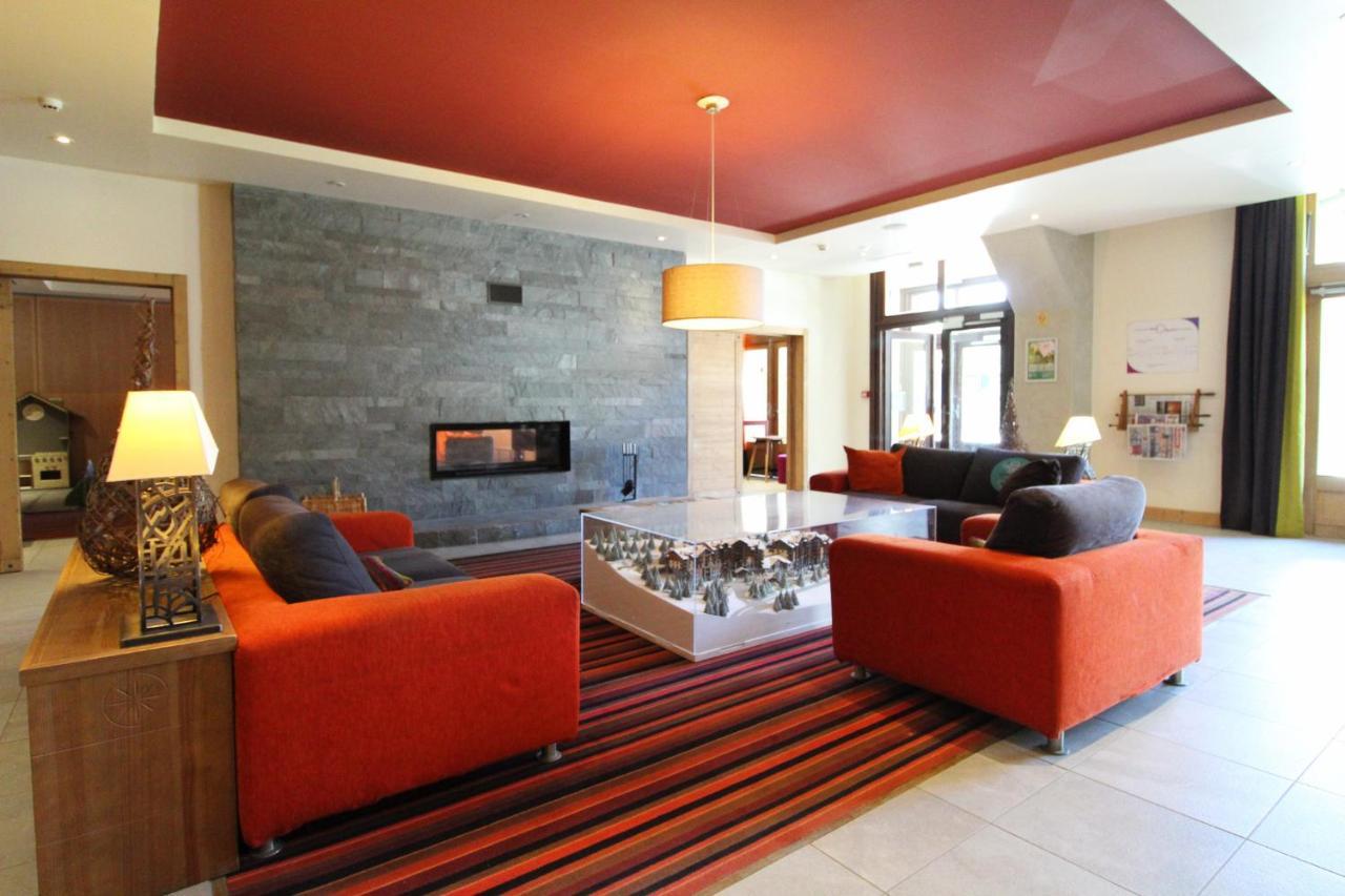 פליין South Facing 2-Bed Apartment With Fireplace, Terrasses Deos מראה חיצוני תמונה