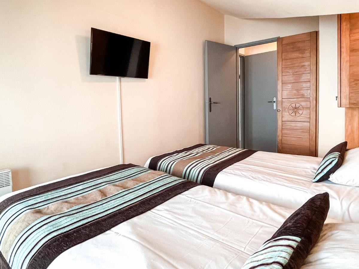 פליין South Facing 2-Bed Apartment With Fireplace, Terrasses Deos מראה חיצוני תמונה